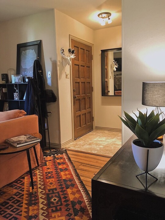 7640 W Greenway Blvd, Unit 3k in Dallas, TX - Building Photo