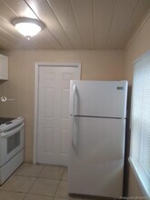 900 W 9th St-Unit -B in Riviera Beach, FL - Building Photo - Building Photo