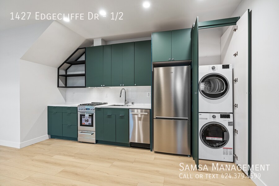 1427 Edgecliffe Dr in Los Angeles, CA - Building Photo