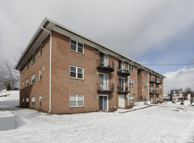 Sherman Courts in Phoenixville, PA - Foto de edificio - Building Photo