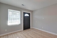 5121 Peachtree St photo'