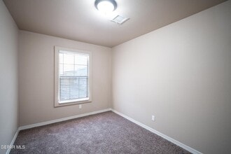 6556 Hoop St in El Paso, TX - Building Photo - Building Photo