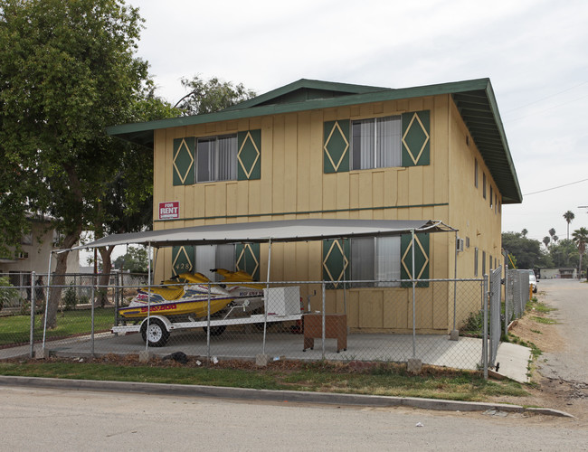 422 Devener St in Riverside, CA - Foto de edificio - Building Photo