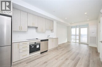 461 Green Rd in Hamilton, ON - Building Photo - Building Photo