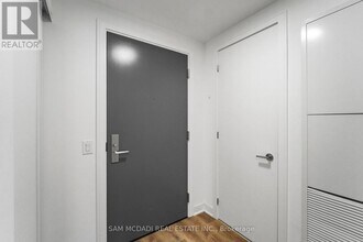 86 Dundas St E in Mississauga, ON - Building Photo - Building Photo