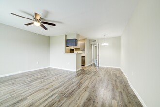 Ashford Briar Point in Houston, TX - Building Photo - Building Photo