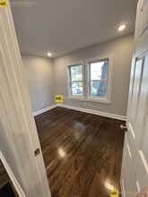 12 Lawrence St, Unit #1 in Watertown, MA - Foto de edificio - Building Photo