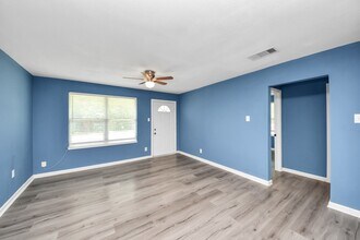 716 Hargest St in Prairie View, TX - Building Photo - Building Photo