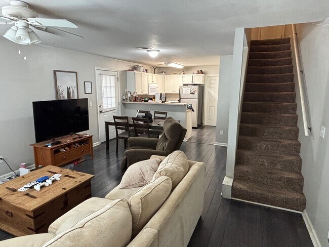 799 Timberwood Cir E in Tallahassee, FL - Building Photo - Building Photo