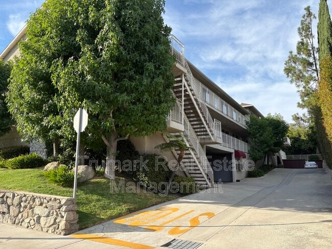 property at 2421 Montrose Ave