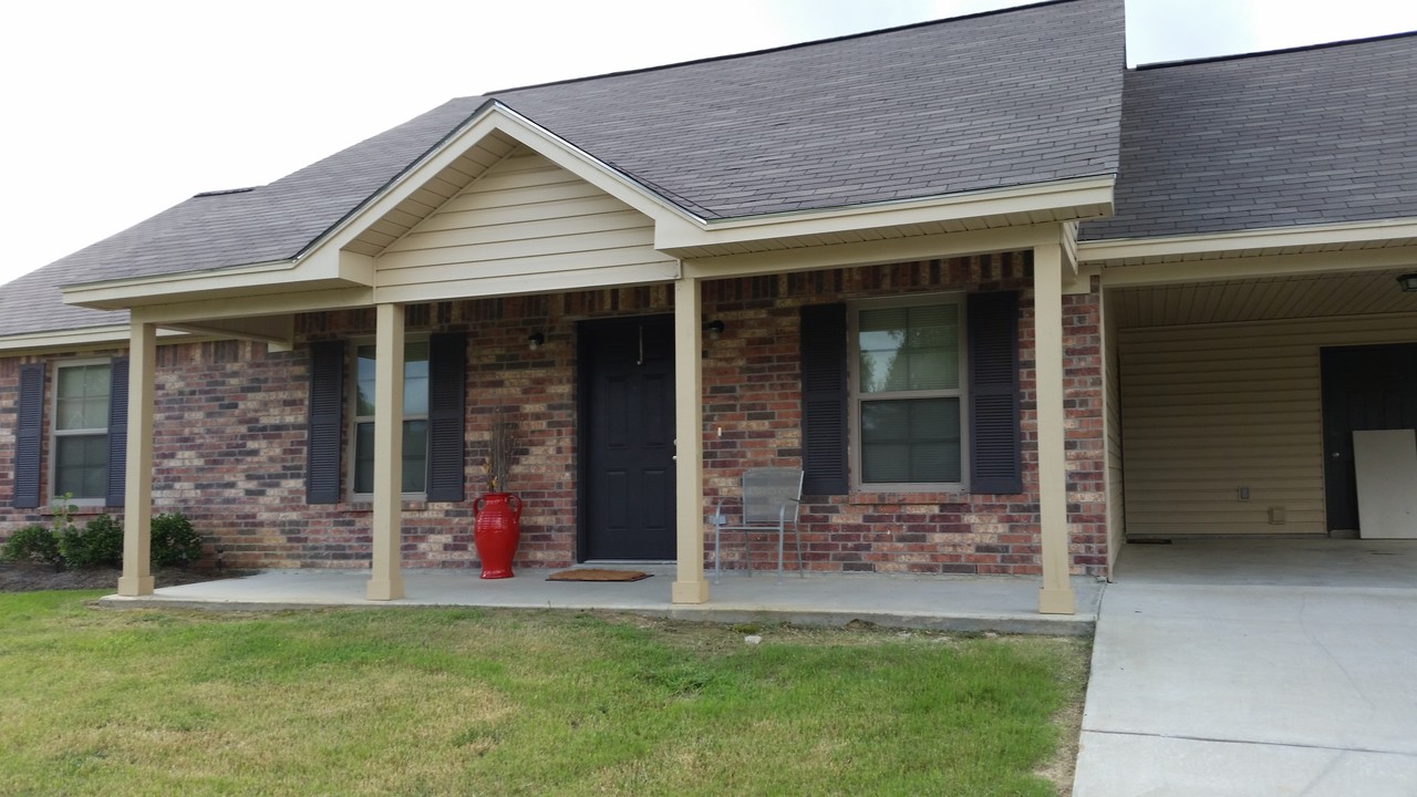 Ouachita Square in Monroe, LA - Building Photo