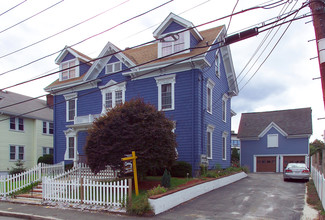 15-17 Phipps St in Quincy, MA - Foto de edificio - Building Photo