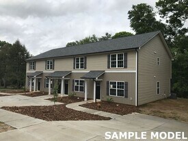 615 Hyde Park Dr NE in Concord, NC - Building Photo