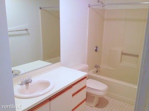 410 Washington St-Unit -Apt 21 in Quincy, MA - Building Photo - Building Photo