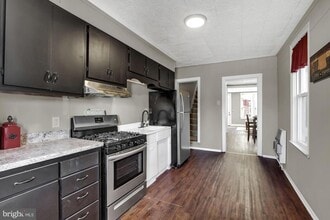 34 N Sherman St in York, PA - Building Photo - Building Photo