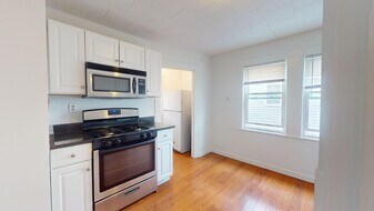 52 Linwood St, Unit 52 Linwood St in Medford, MA - Building Photo