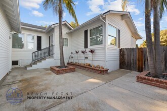 26243 Monte Vista Ave. in Lomita, CA - Foto de edificio - Building Photo