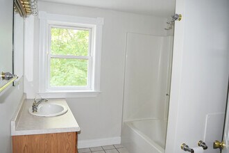 70 Main St in Yarmouth, ME - Building Photo - Building Photo
