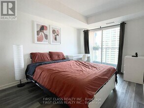 8-3108 Park Rd in Toronto, ON - Building Photo - Building Photo