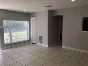 4062 10th Ave N in St. Petersburg, FL - Foto de edificio - Building Photo