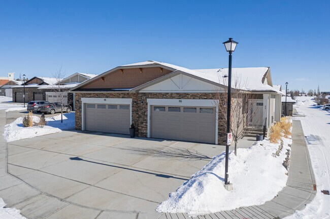 12 Sierra Morena SW in Calgary, AB - Building Photo - Building Photo