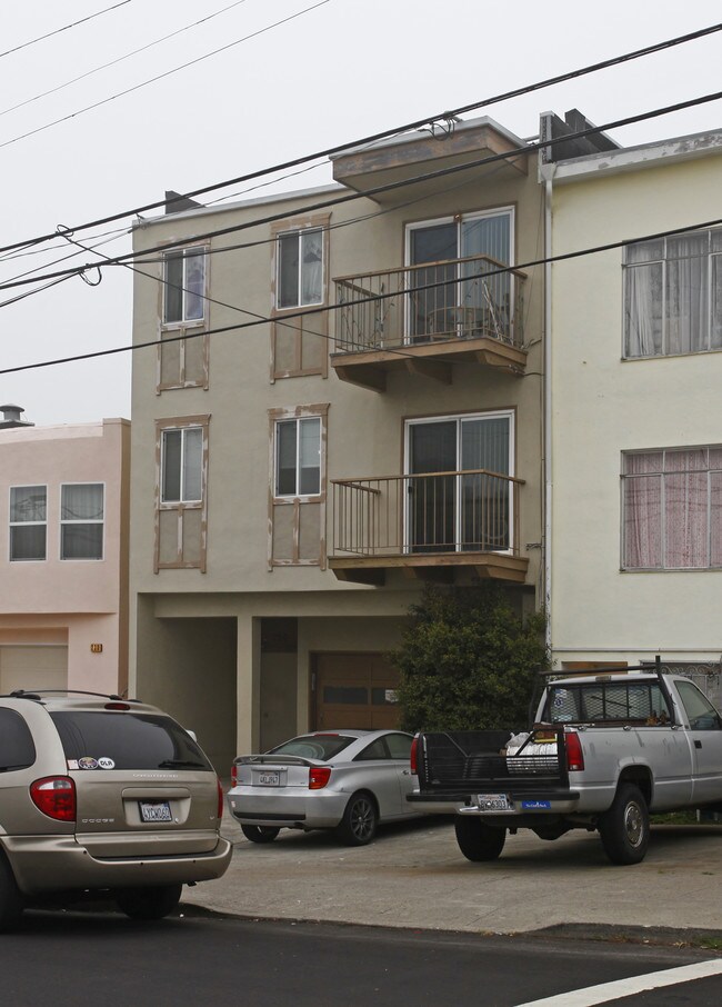 220 North Parkview in Daly City, CA - Foto de edificio - Building Photo