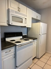 1215 Shalom Dr in Myrtle Beach, SC - Foto de edificio - Building Photo