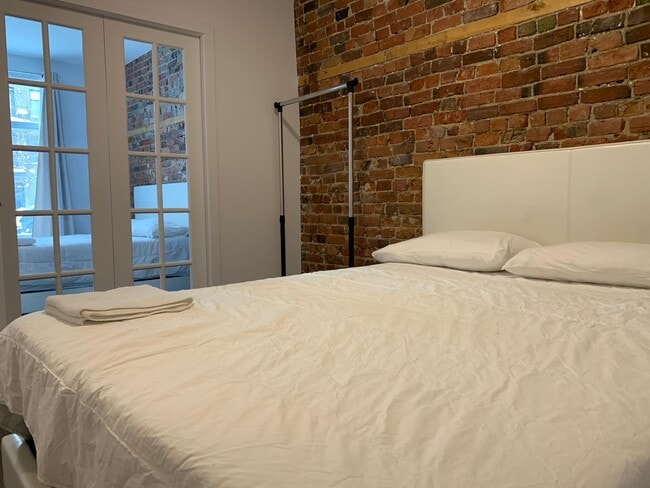 property at 4825 Saint-Urbain Rue