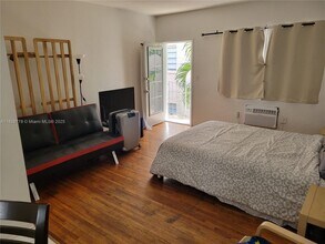1551 Michigan Ave in Miami Beach, FL - Building Photo - Building Photo