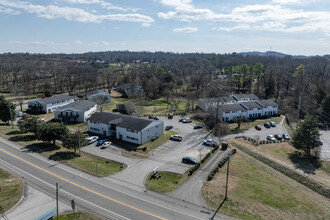 Brookwood Apartments in Columbia, TN - Building Photo - Building Photo