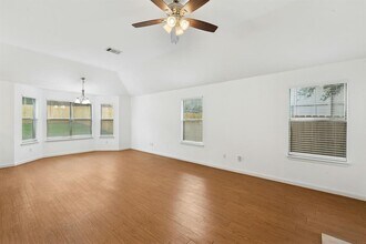 7209 Oak Meadow Dr in Austin, TX - Building Photo - Building Photo