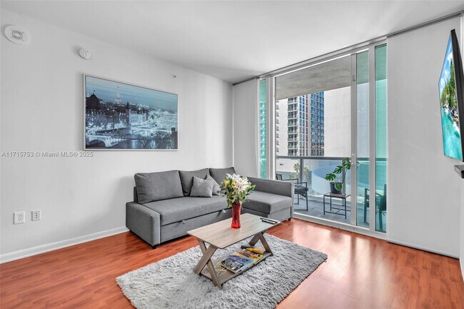 244 Biscayne Blvd, Unit 1410 in Miami, FL - Foto de edificio - Building Photo