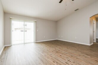 103 Athabasca Dr in Kissimmee, FL - Foto de edificio - Building Photo