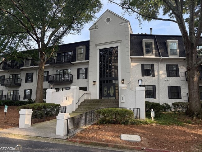 property at 1308 Pine Heights Dr NE