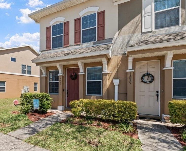 13057 Shallowater Rd in Jacksonville, FL - Foto de edificio