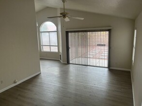 8455 W Troy St in Peoria, AZ - Building Photo - Building Photo