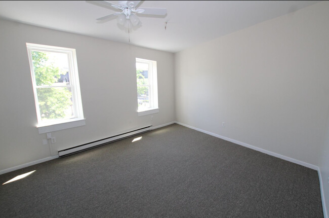 11 Broadway in Kingston, NY - Building Photo - Building Photo