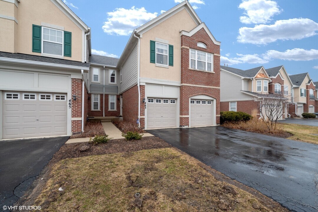 463 Pine Lake Cir in Vernon Hills, IL - Building Photo