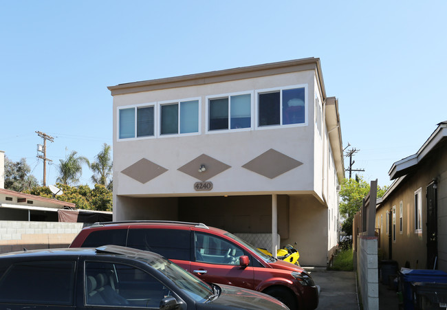 4240 S Centinela Ave in Los Angeles, CA - Building Photo - Building Photo