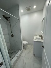 3403 SW 150th Ct-Unit -1 in Miami, FL - Foto de edificio - Building Photo