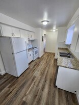 5390 S 2000 W in Roy, UT - Building Photo