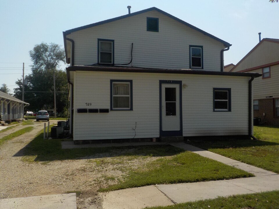 719 W 13th St in Junction City, KS - Building Photo