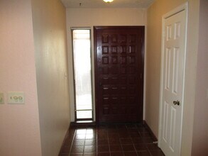 8021 NW 104th St in Oklahoma City, OK - Building Photo - Building Photo