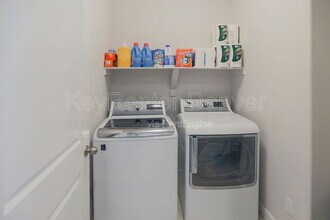 270 S Langdale Ct in Aurora, CO - Building Photo - Building Photo