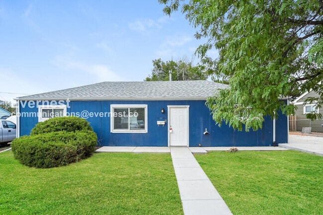 property at 706 Uvalda St