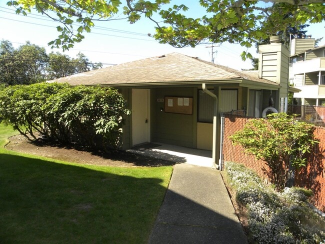 4820 S 187th Pl in Seatac, WA - Building Photo - Building Photo