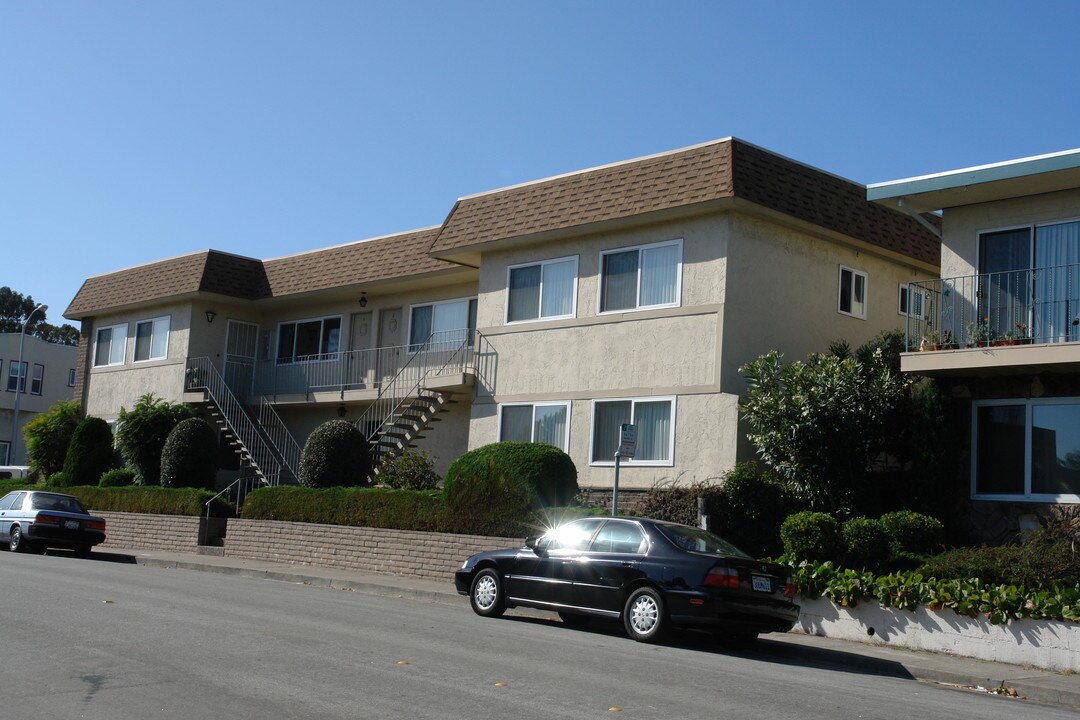 101 Broadway in Millbrae, CA - Building Photo