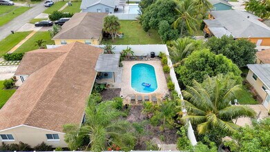 2941 Angler Dr in Delray Beach, FL - Building Photo - Building Photo