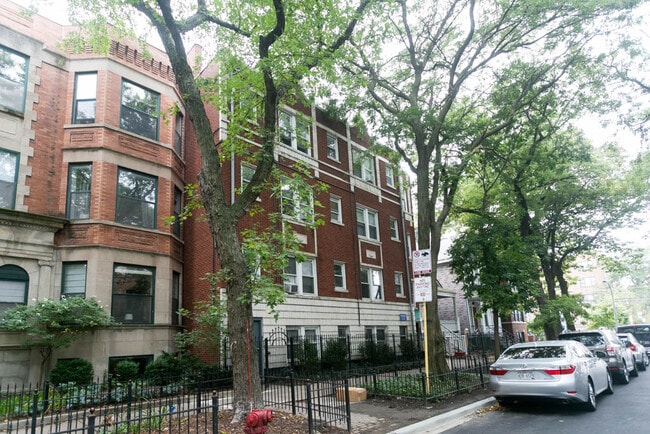 property at 2832 N Burling St