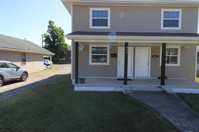 833 Dale St in Kingsport, TN - Foto de edificio - Building Photo